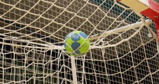 Handball auf Tor
